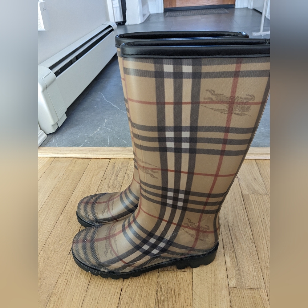 Burberry Rainboots Haymarket Classic Check size 39 (US women's 9) - Picture 10 of 13